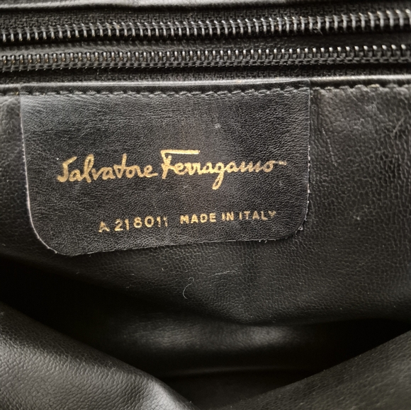 Elegant Salvatore Ferragamo Red Leather and Tan Raffia Shoulder Hand Bag main image 7